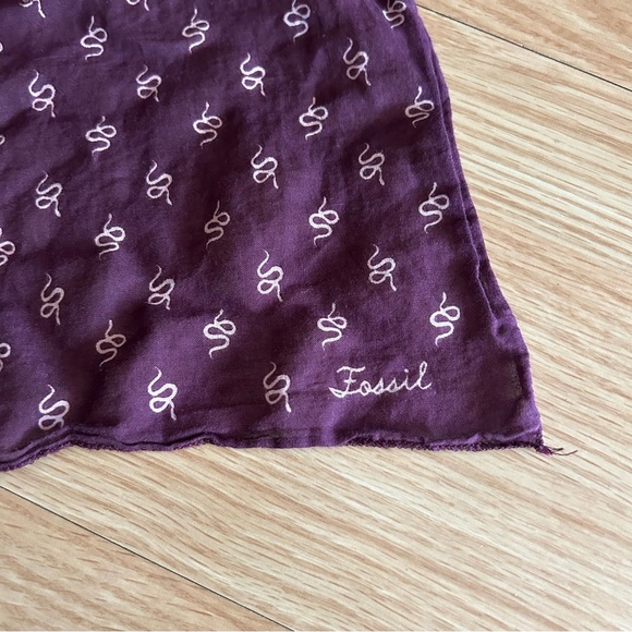 Fossil Purple Scarf with White Pattern - Picture 5 of 8